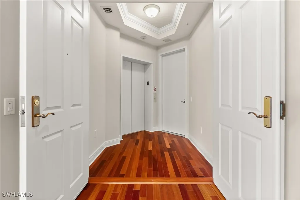 455 Cove Tower Drive Naples FL 34110