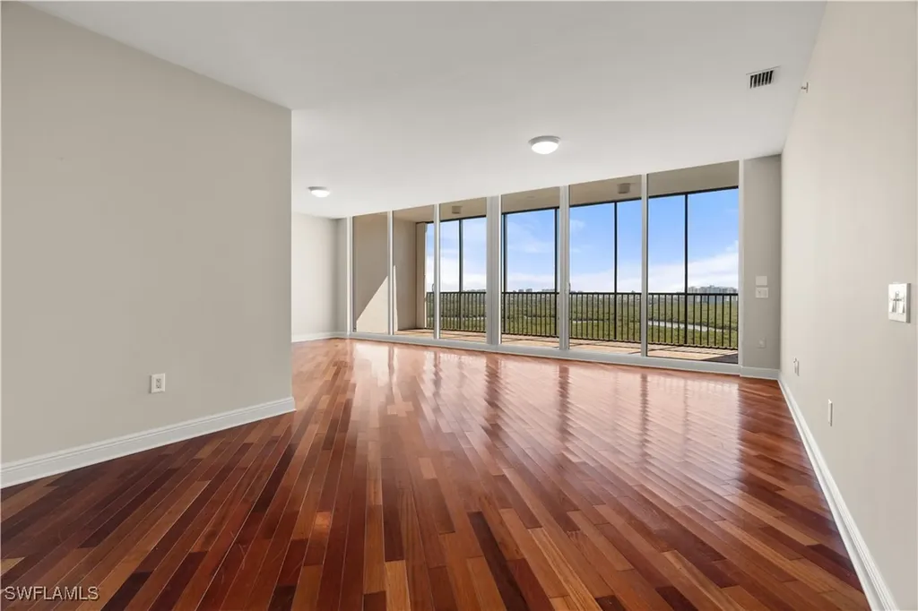 455 Cove Tower Drive Naples FL 34110