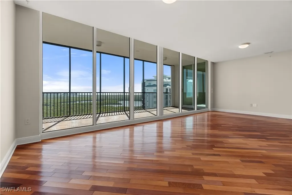 455 Cove Tower Drive Naples FL 34110