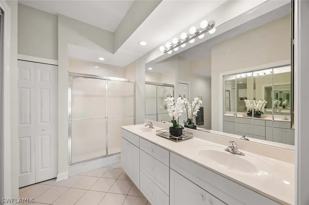 6830 Beach Resort Drive Naples FL 34114