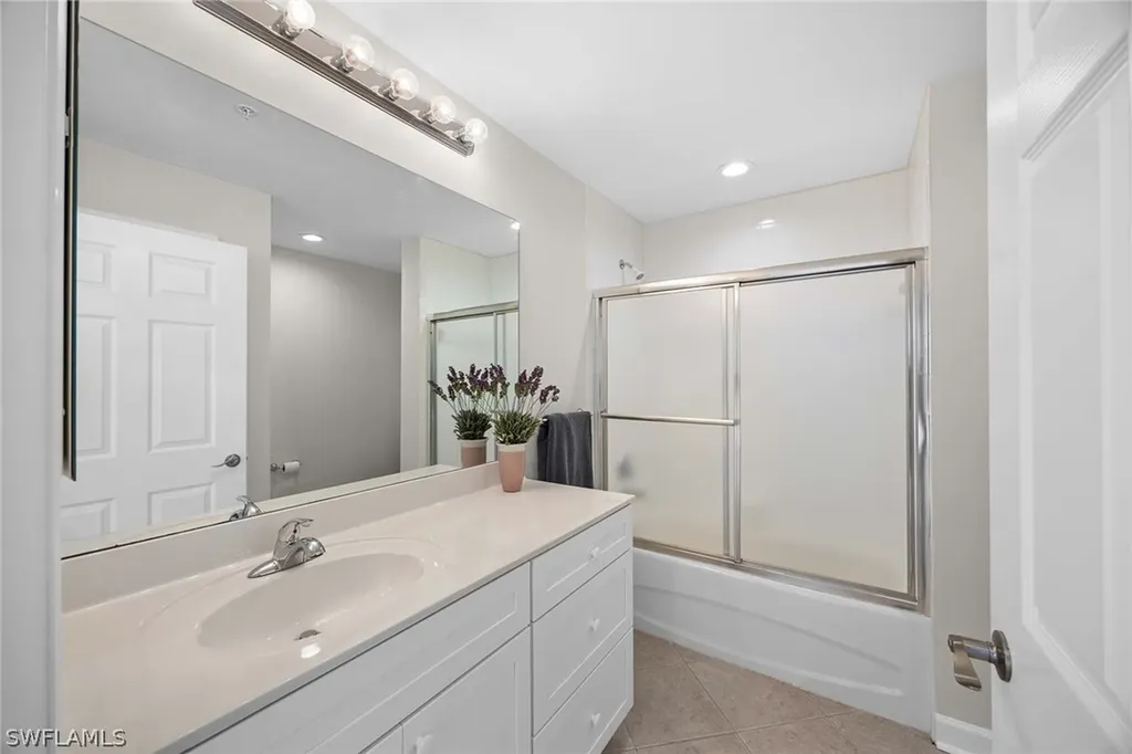 6830 Beach Resort Drive Naples FL 34114