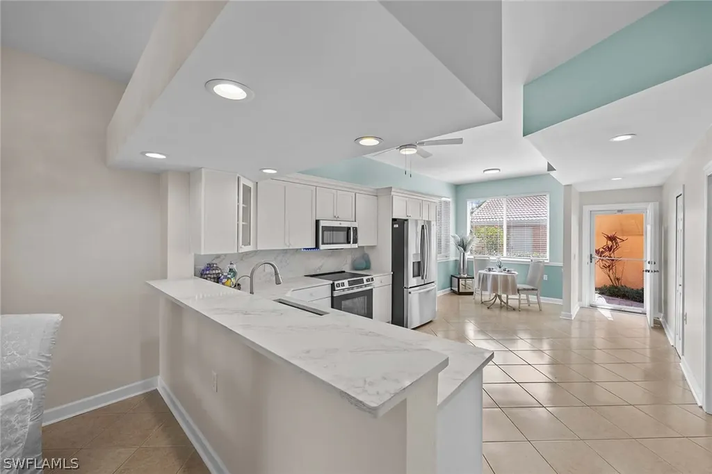 6830 Beach Resort Drive Naples FL 34114