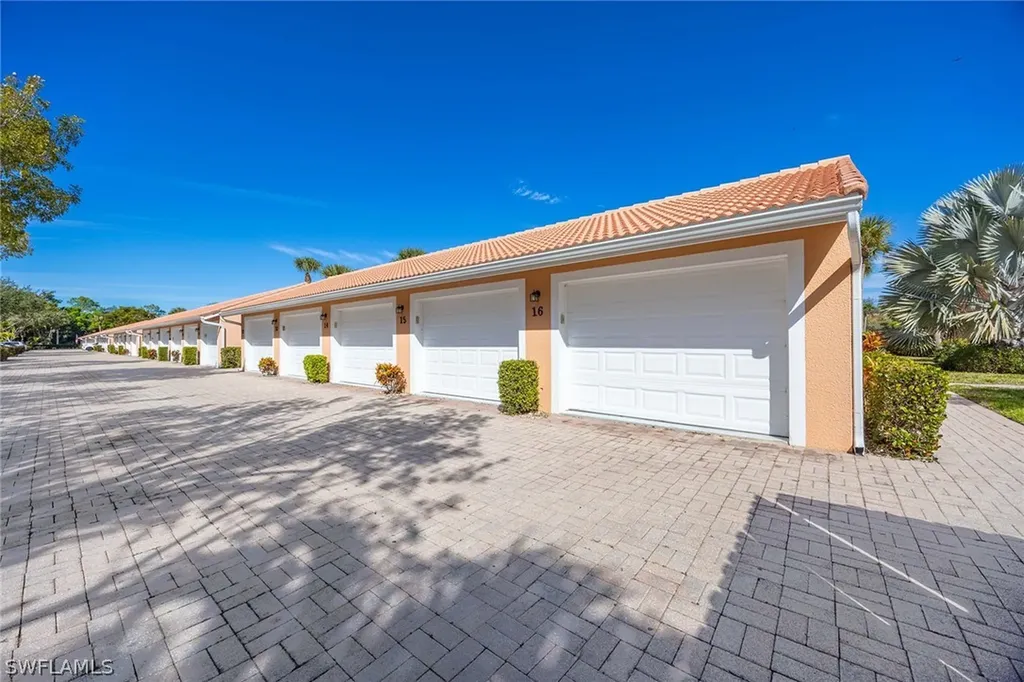 6830 Beach Resort Drive Naples FL 34114