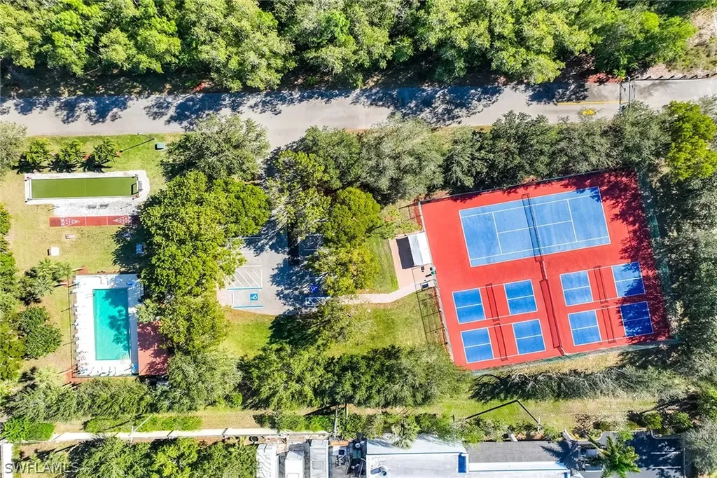 6830 Beach Resort Drive Naples FL 34114