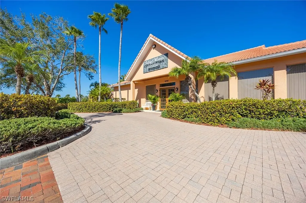 6830 Beach Resort Drive Naples FL 34114