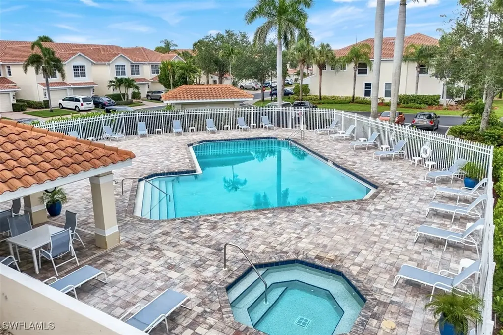 1295 Henley Street Naples FL 34105