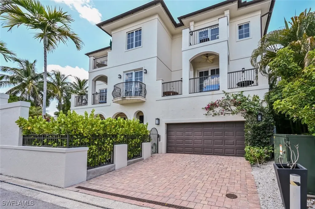 433 5th Street S Naples FL 34102