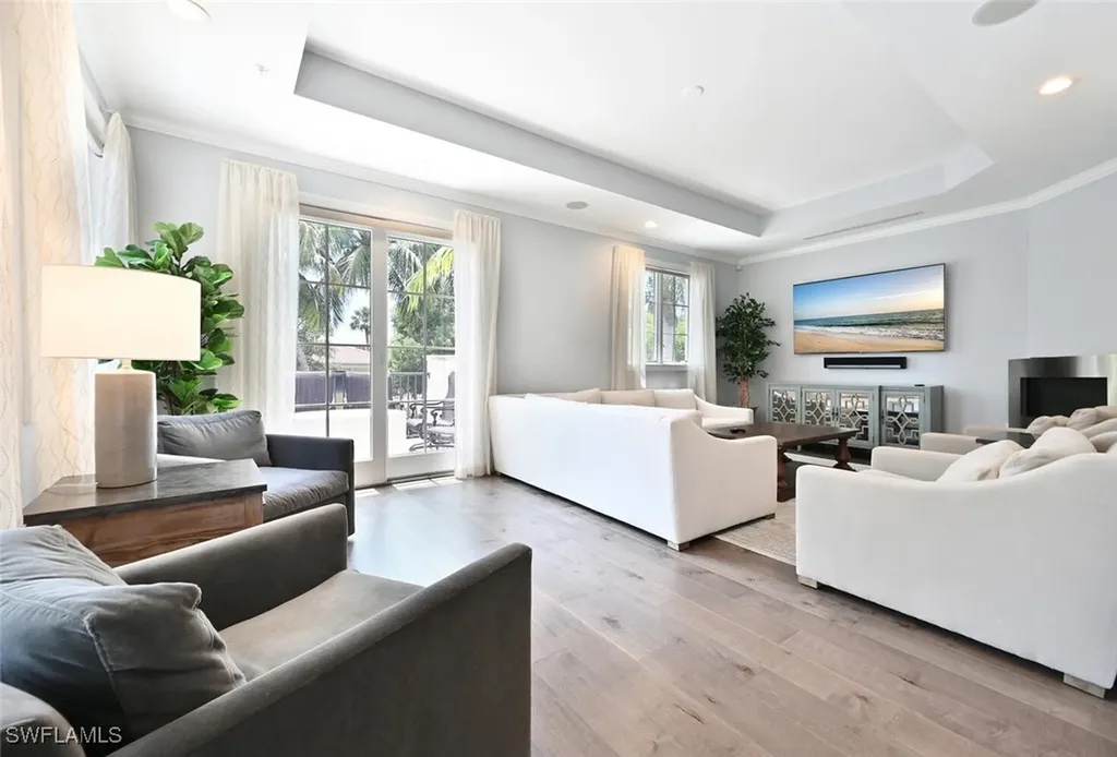 433 5th Street S Naples FL 34102