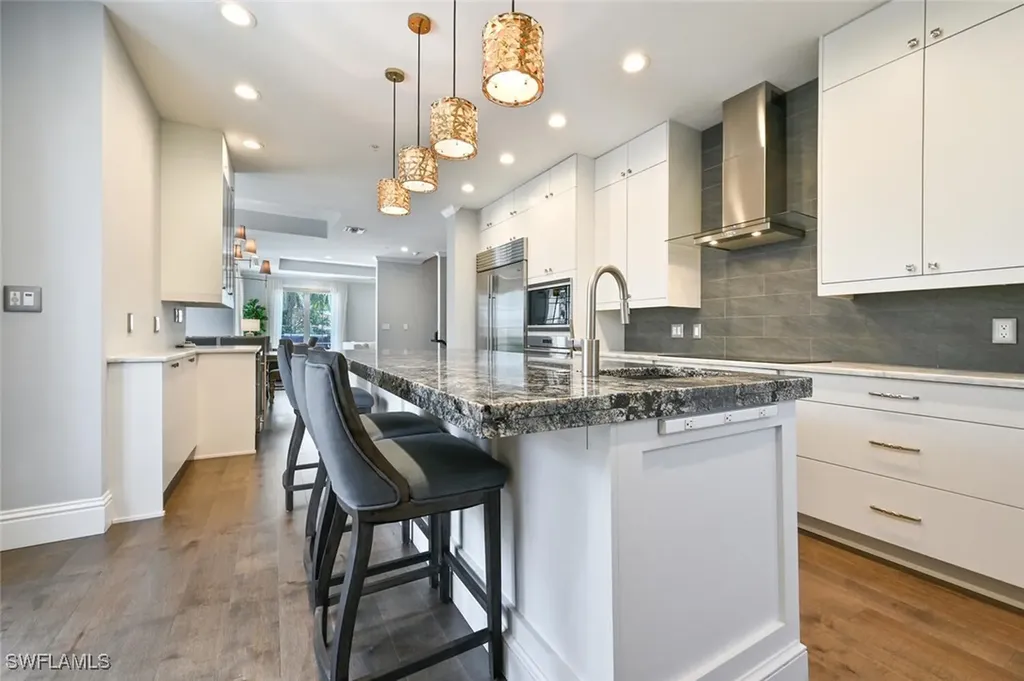 433 5th Street S Naples FL 34102