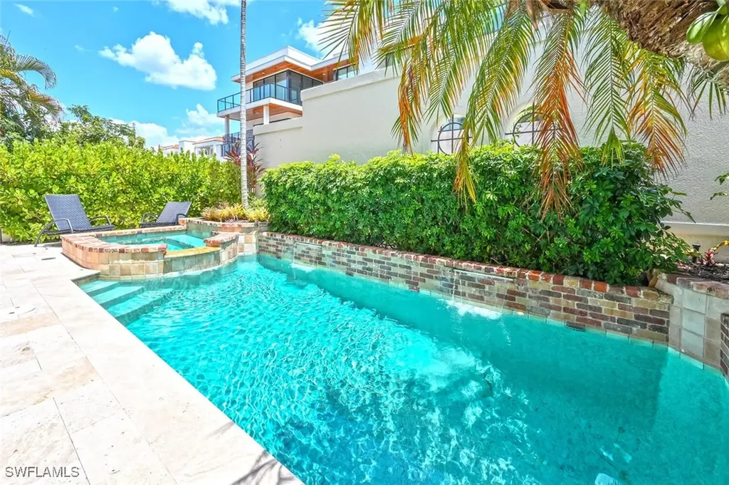 433 5th Street S Naples FL 34102