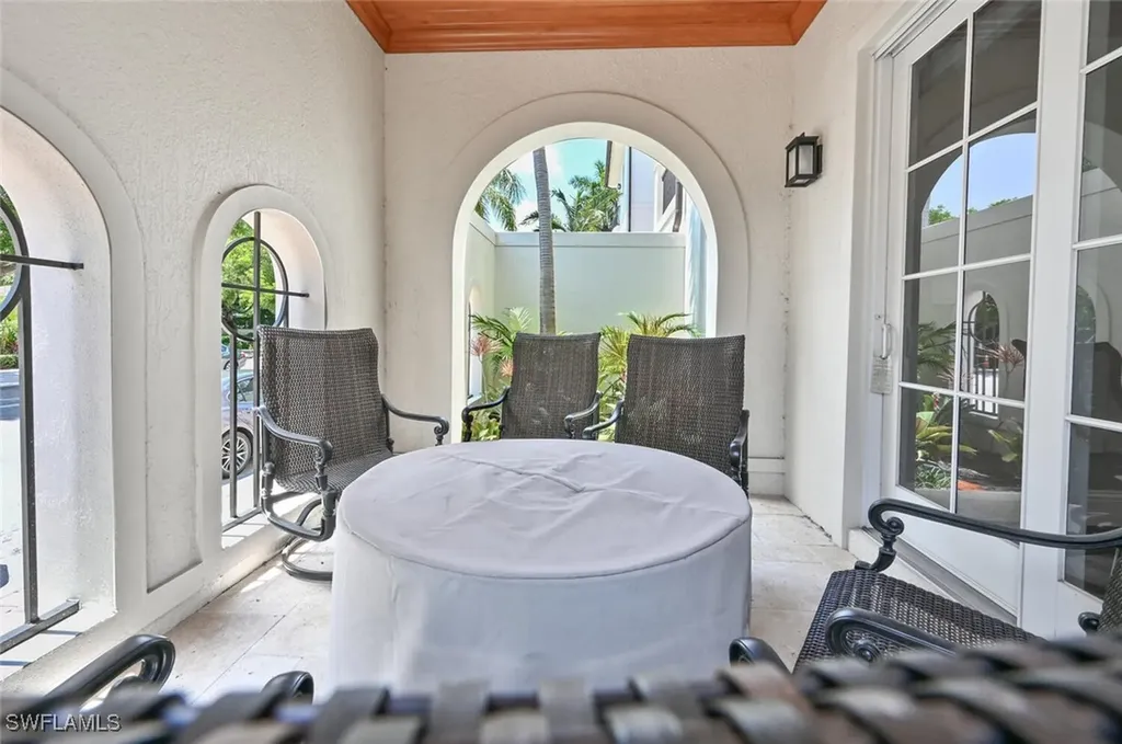 433 5th Street S Naples FL 34102