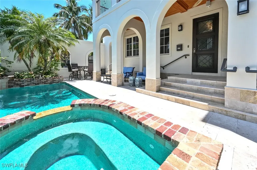433 5th Street S Naples FL 34102
