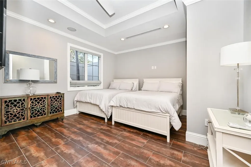 433 5th Street S Naples FL 34102