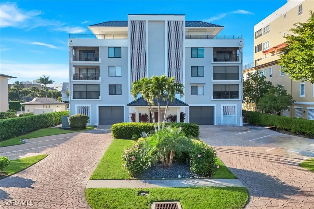 910 Panama Court Marco Island FL 34145