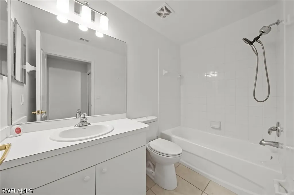8550 Kingbird Loop Estero FL 33967