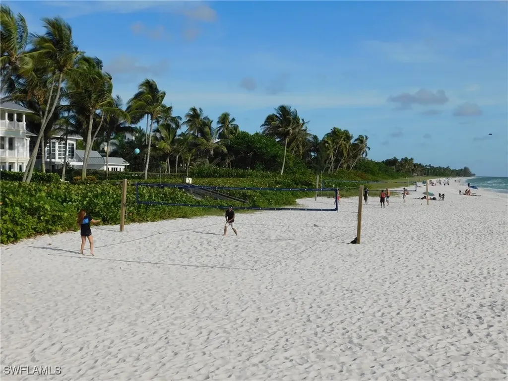 975 9th Avenue S Naples FL 34102