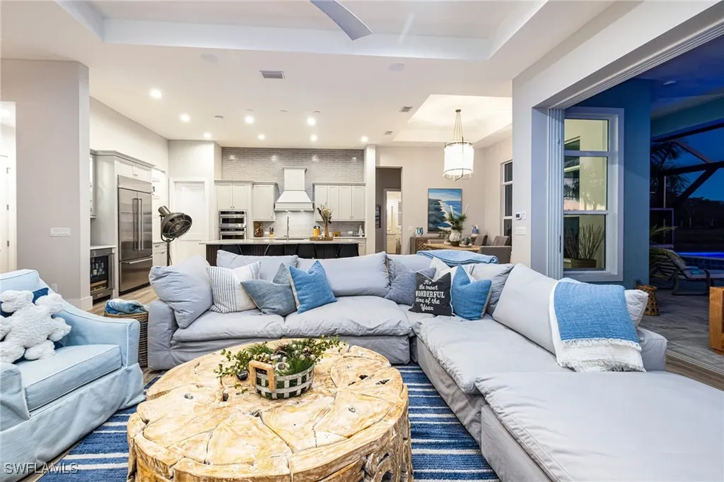 14248 Laguna Springs Lane Naples FL 34114