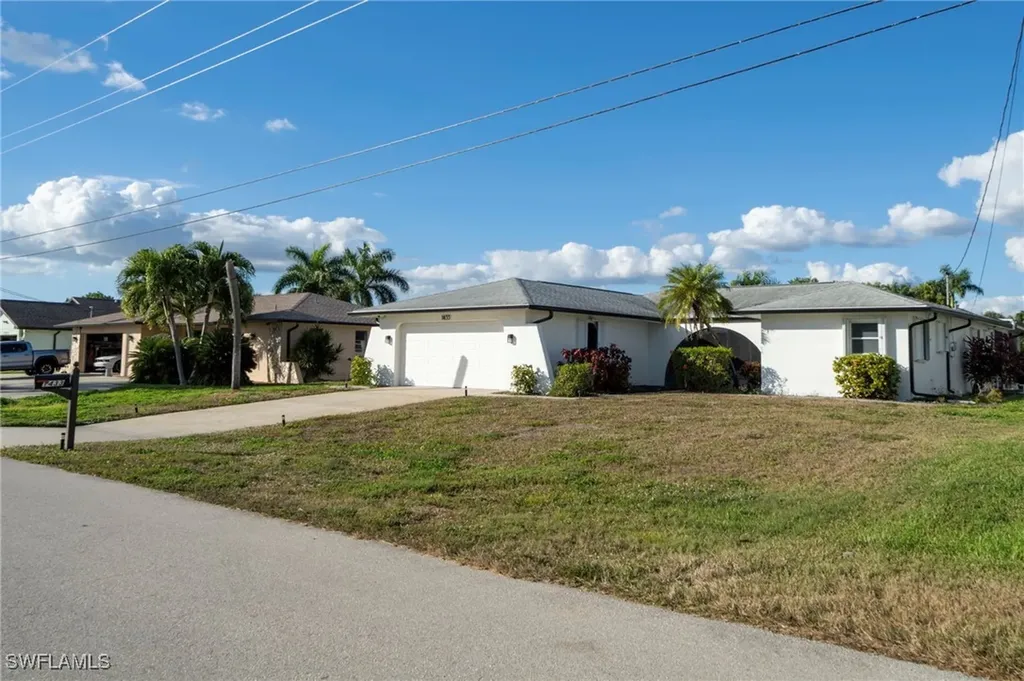 1433 SE 28th Terrace Cape Coral FL 33904