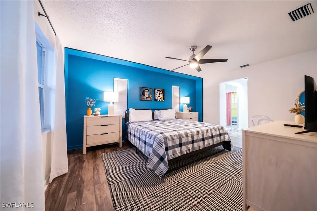 1433 SE 28th Terrace Cape Coral FL 33904