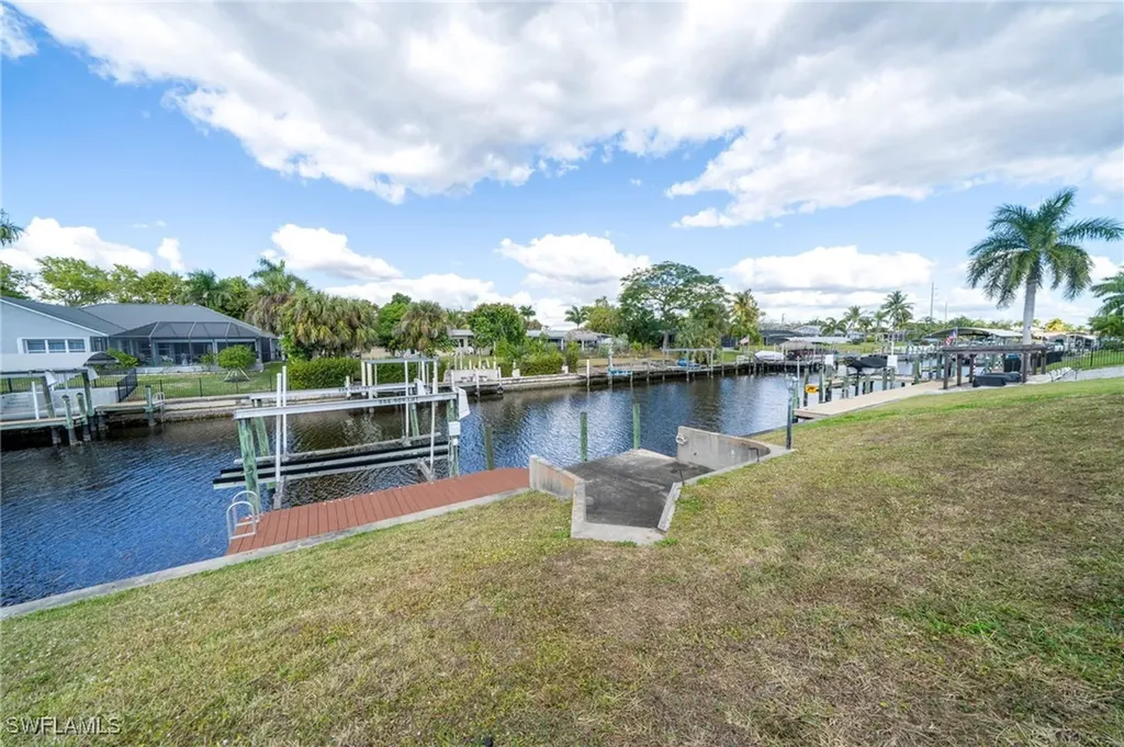 1433 SE 28th Terrace Cape Coral FL 33904