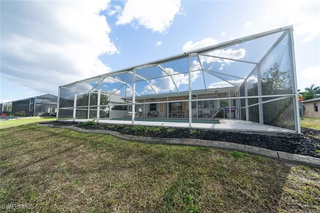 1433 SE 28th Terrace Cape Coral FL 33904