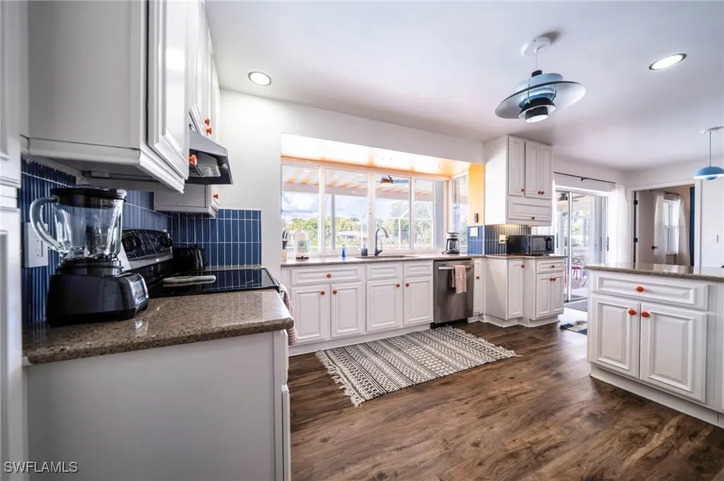 1433 SE 28th Terrace Cape Coral FL 33904