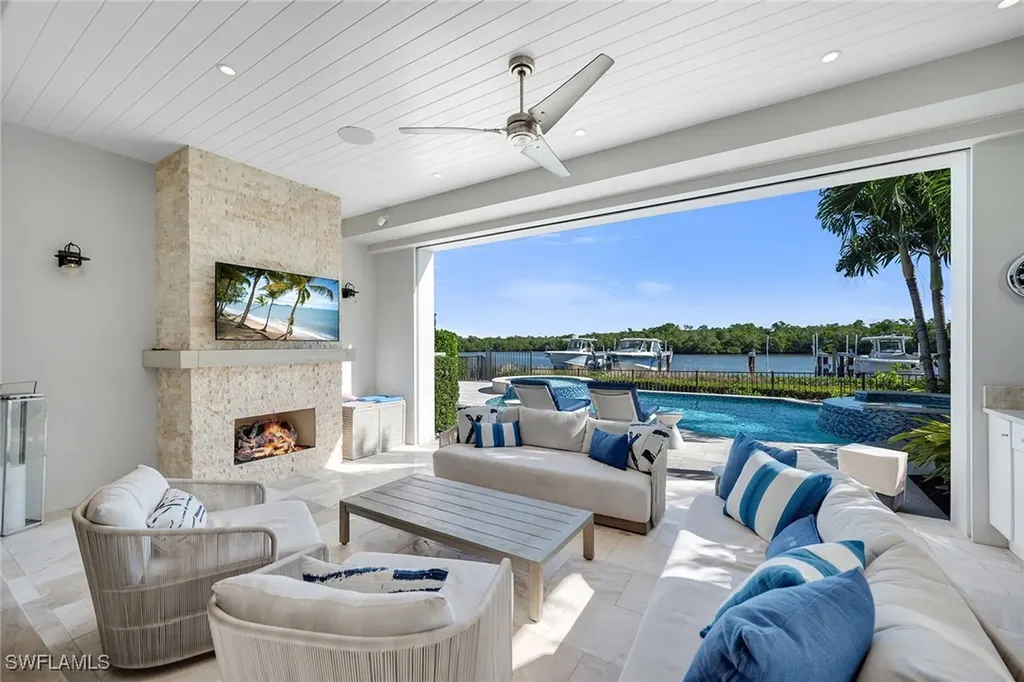 185 15th Street S Naples FL 34102