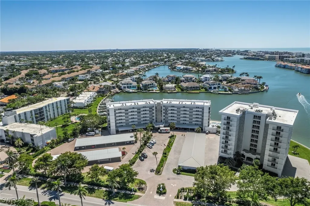 300 Park Shore Drive Naples FL 34103