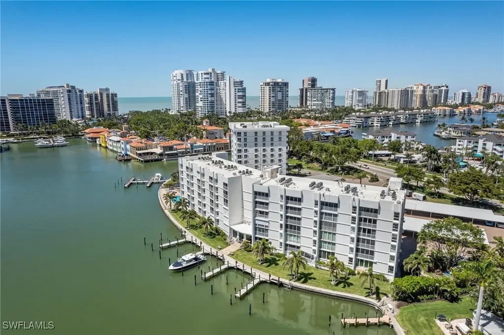 300 Park Shore Drive Naples FL 34103