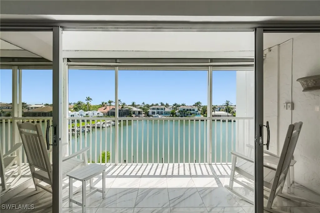 300 Park Shore Drive Naples FL 34103