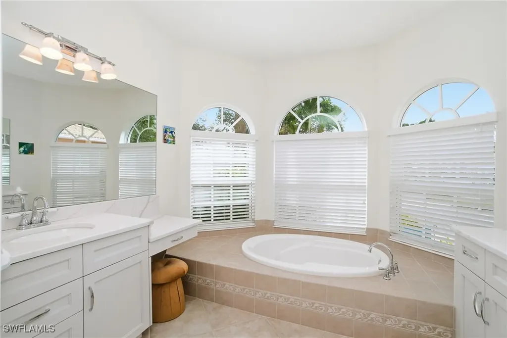 3948 Ruxton Road Naples FL 34116
