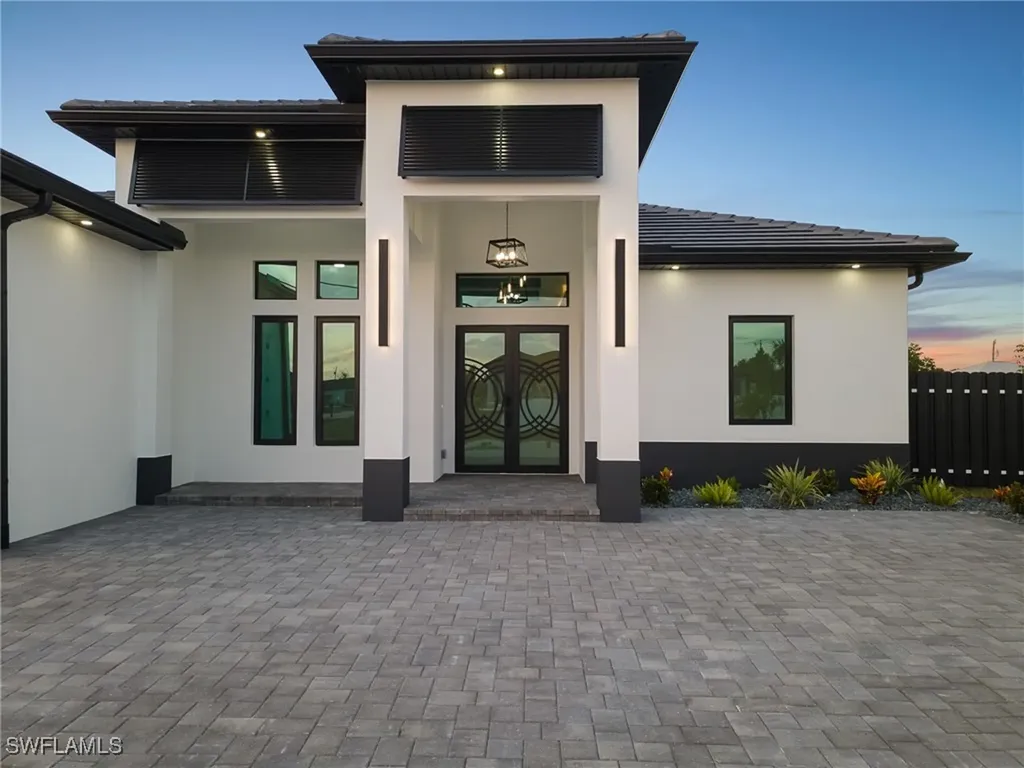 109 NE 5th Terrace Cape Coral FL 33909