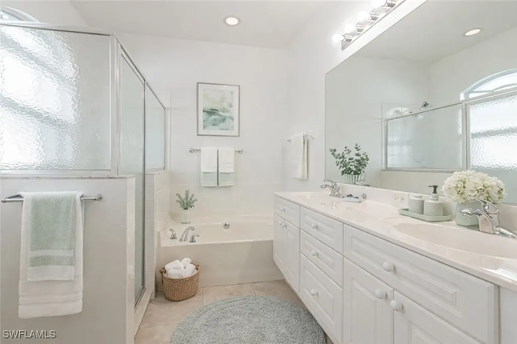 2103 Crestview Way Naples FL 34119