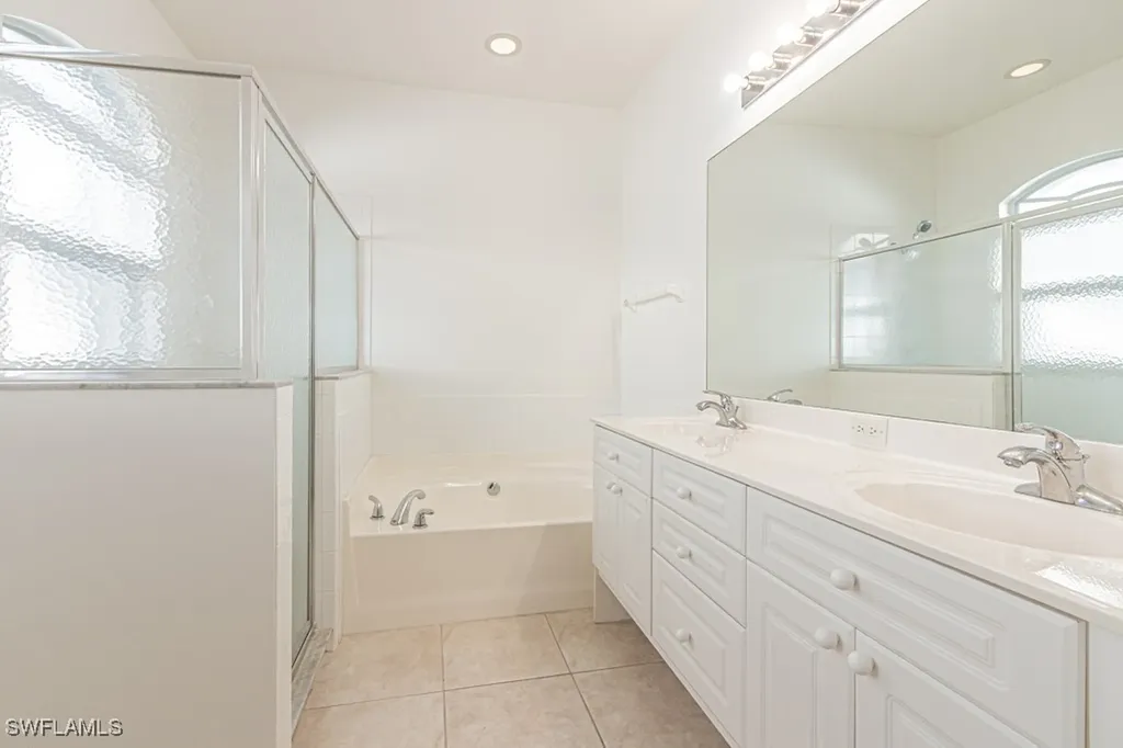 2103 Crestview Way Naples FL 34119
