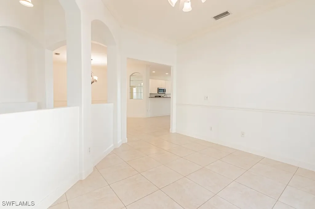 2103 Crestview Way Naples FL 34119
