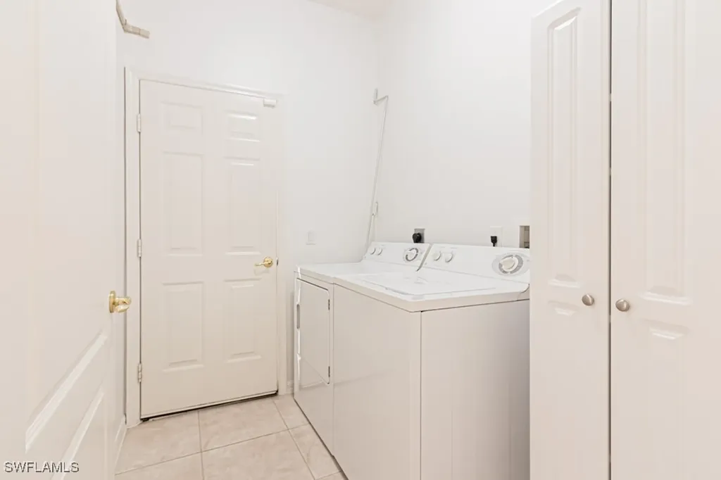 2103 Crestview Way Naples FL 34119