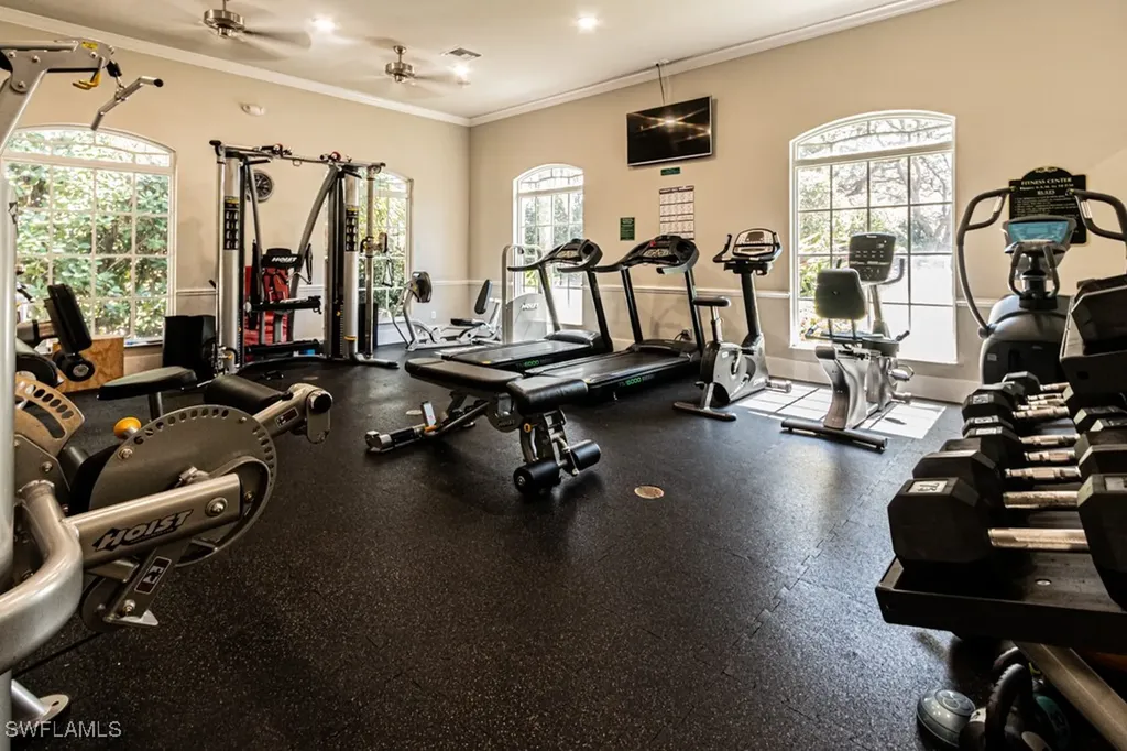 2103 Crestview Way Naples FL 34119