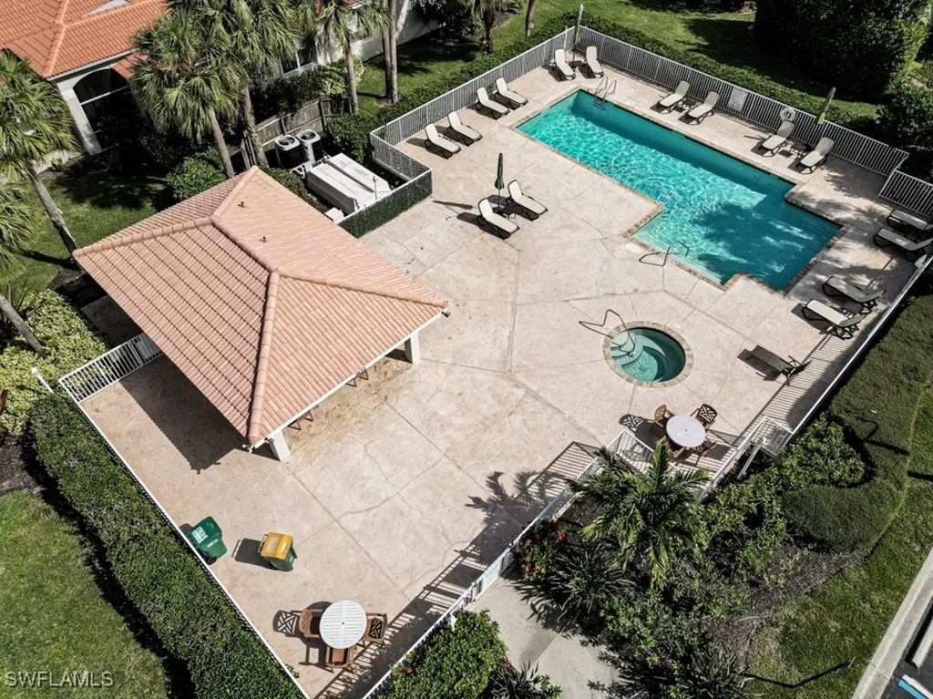 2103 Crestview Way Naples FL 34119