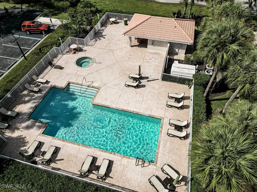 2103 Crestview Way Naples FL 34119