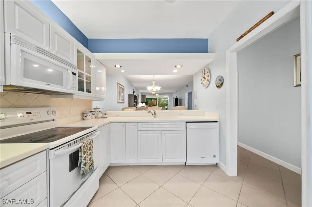 2325 Hidden Lake Drive Naples FL 34112