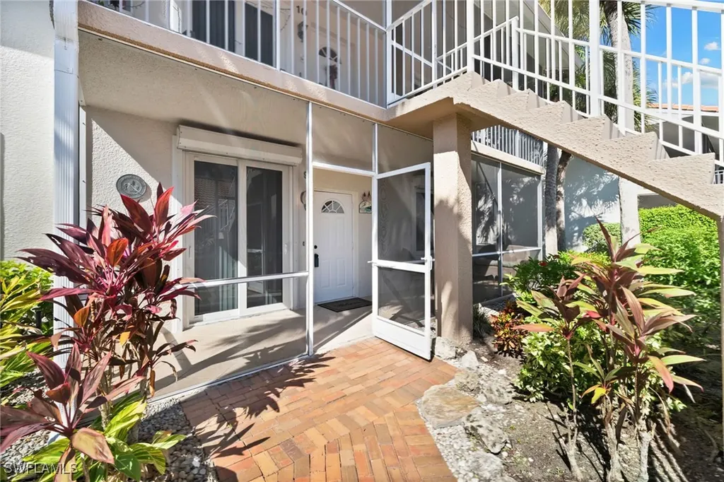 2325 Hidden Lake Drive Naples FL 34112