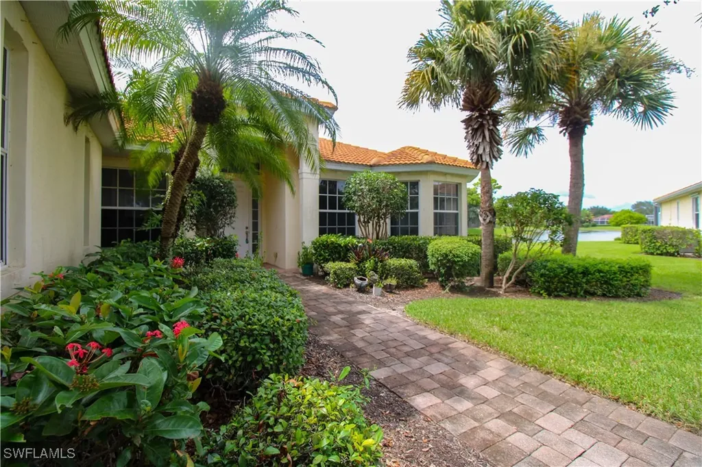 3927 Aurora Court Naples FL 34116