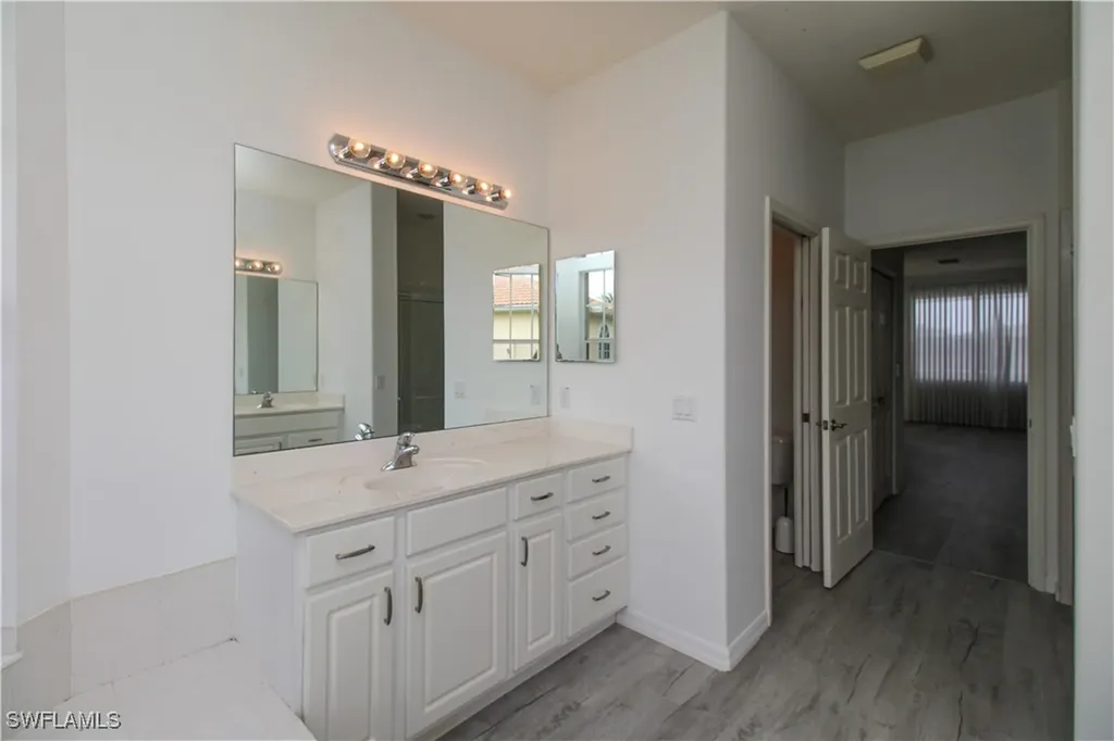 3927 Aurora Court Naples FL 34116