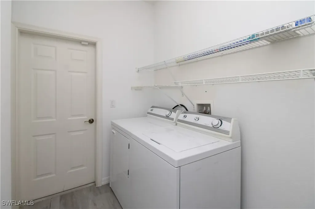 3927 Aurora Court Naples FL 34116