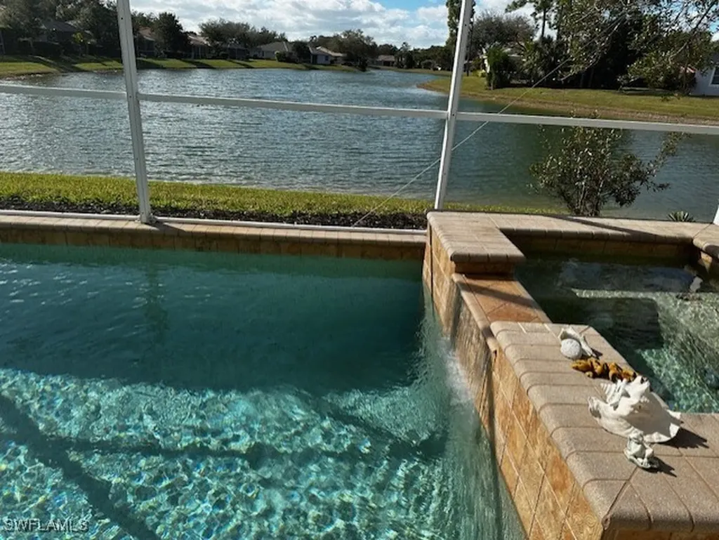 3927 Aurora Court Naples FL 34116