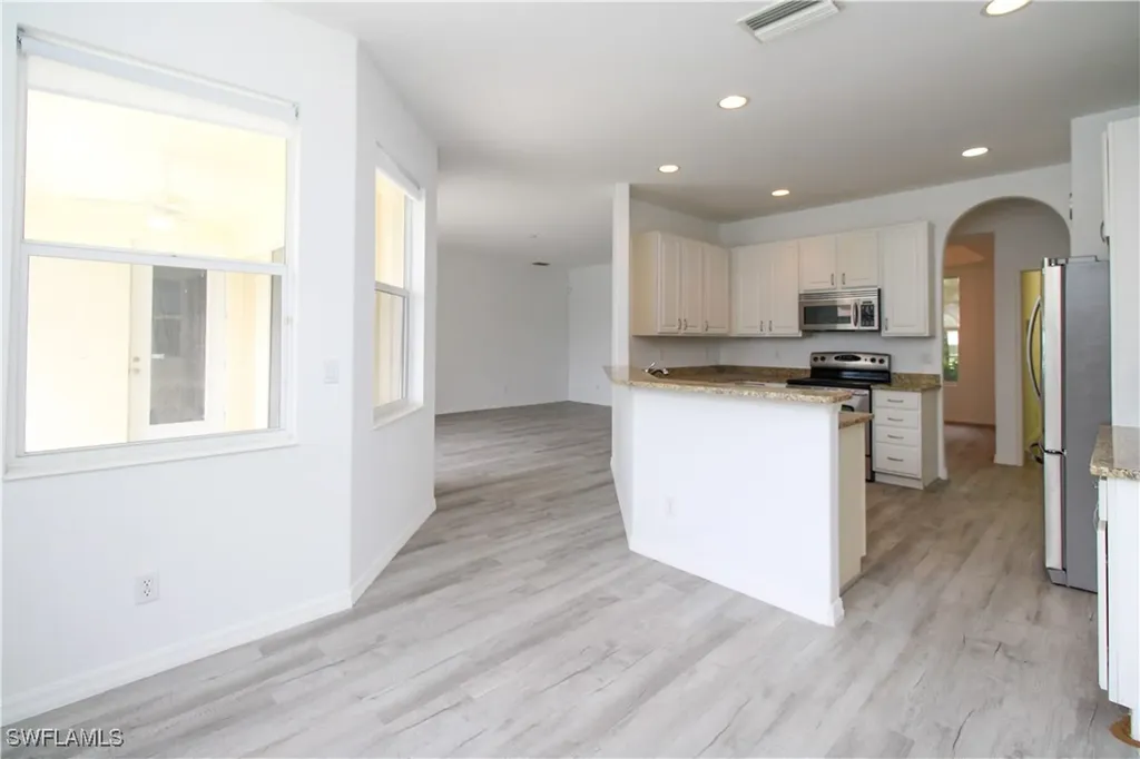 3927 Aurora Court Naples FL 34116