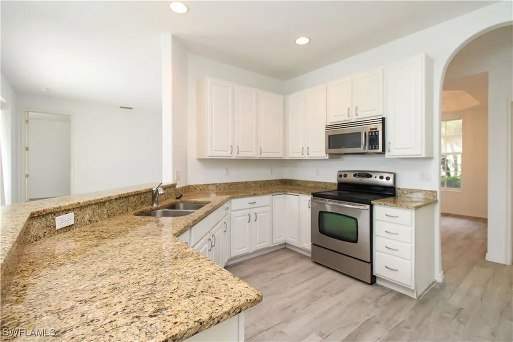 3927 Aurora Court Naples FL 34116