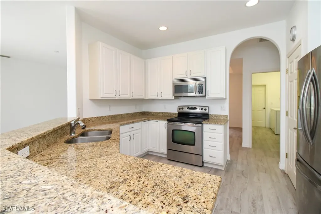 3927 Aurora Court Naples FL 34116