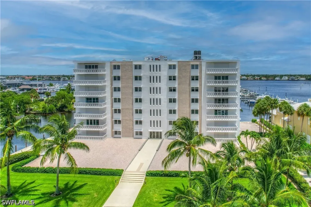1325 7th Street S Naples FL 34102