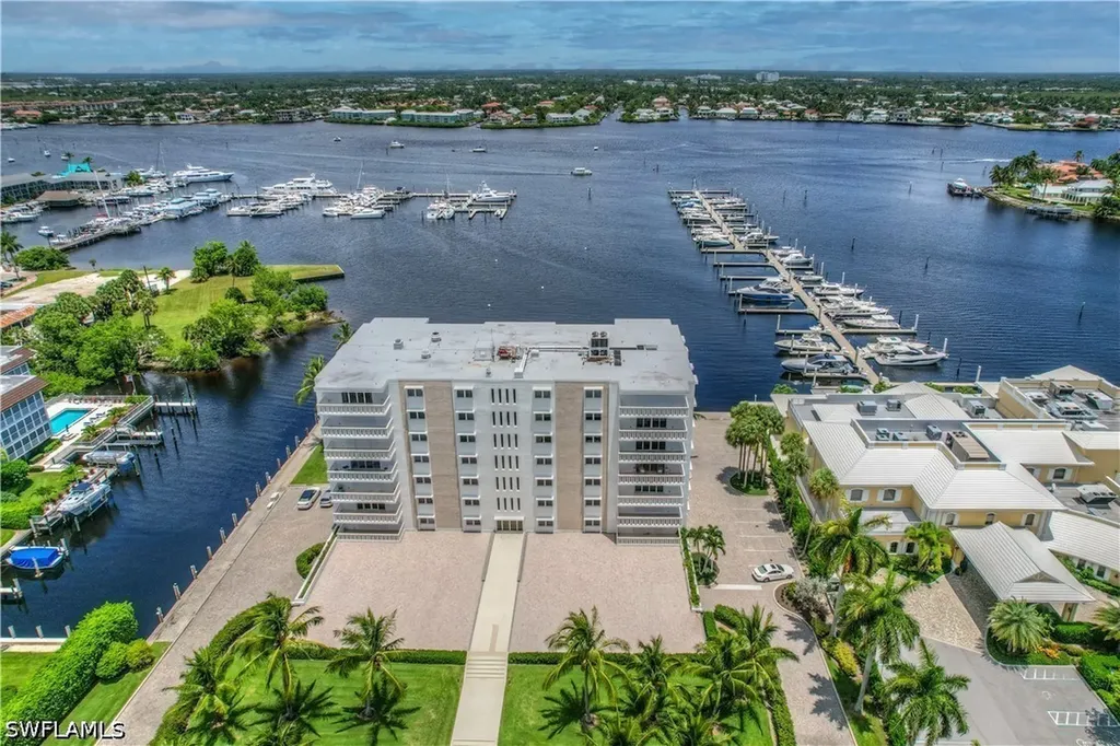 1325 7th Street S Naples FL 34102
